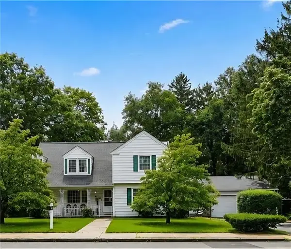 61 Knotty Oak Road, Coventry, RI 02816