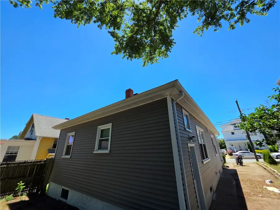 286 Sutton Avenue, East Providence, RI 02914 - #3