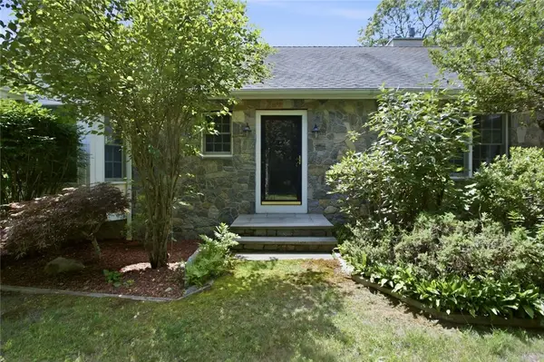 99 Sunderland Road, Exeter, RI 02822