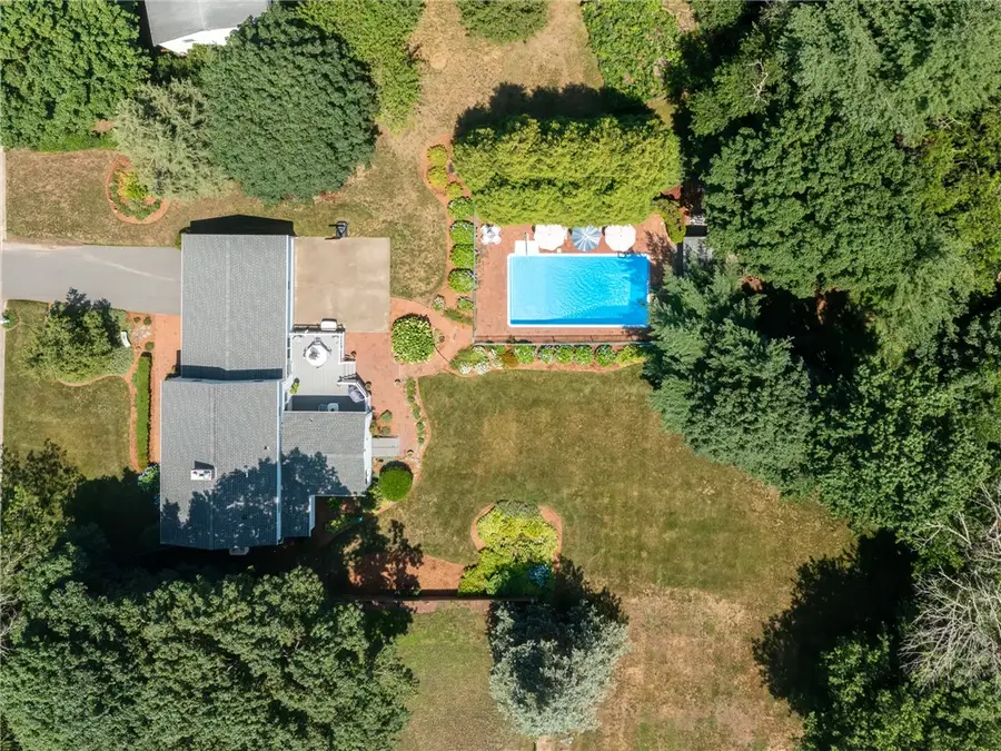 10 Ridgefield Drive, East Greenwich, RI 02818 - #3