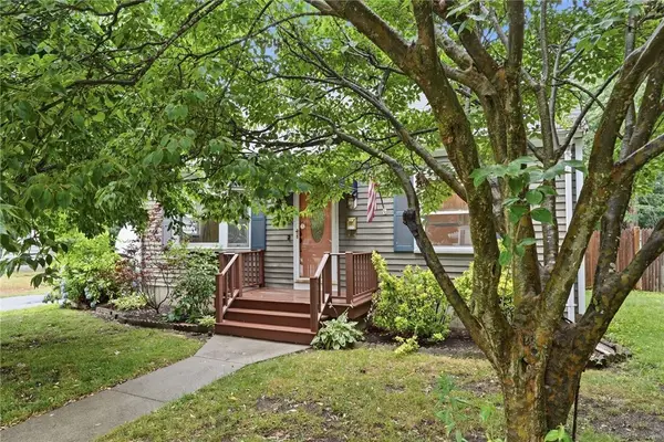 123 Hiawatha Street, Warwick, RI 02888