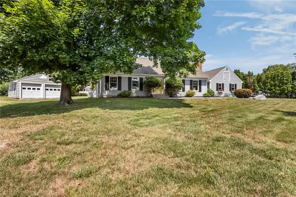 11 Stonegate Road, Warren, RI 02885