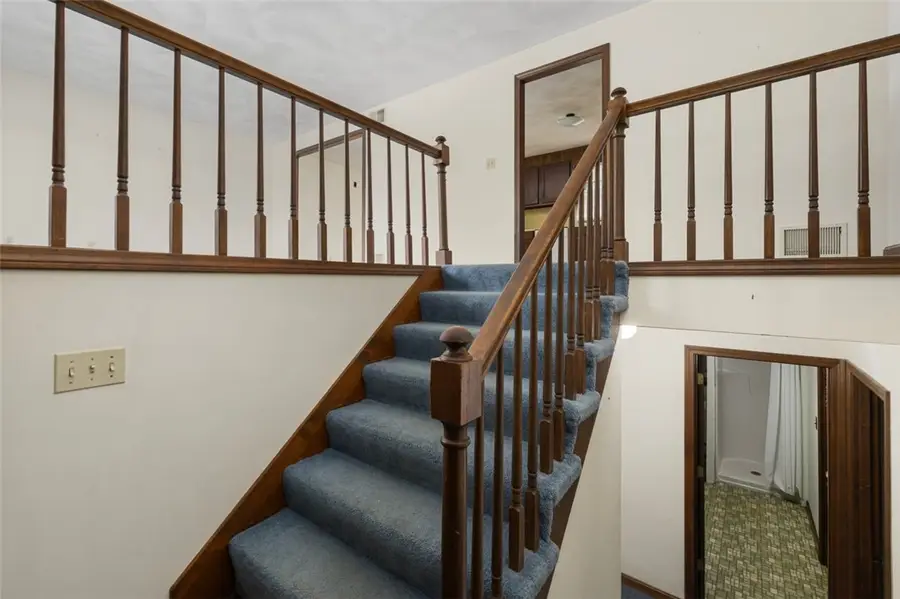 18 Fawn Lane, West Warwick, RI 02893 - #2