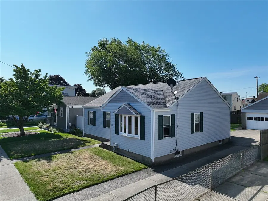 21 Benedict Street, Pawtucket, RI 02861 - #3