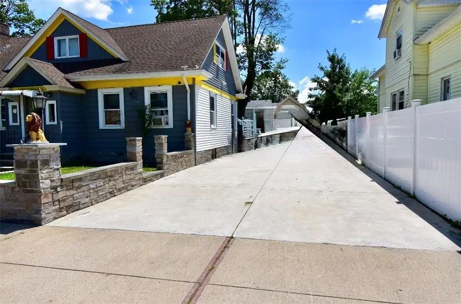 262 West Forest Avenue, Pawtucket, RI 02860 - #3