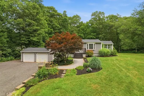 214 Anan Wade Road, Glocester, RI 02857