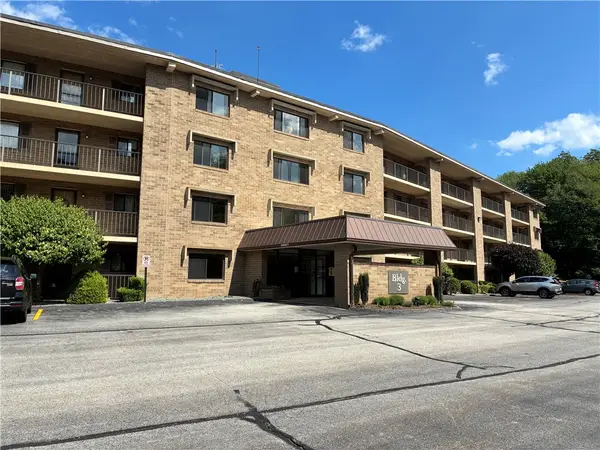 650 East Greenwich Avenue #3-305, West Warwick, RI 02893