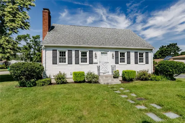 15 Drake Road, Warwick, RI 02888