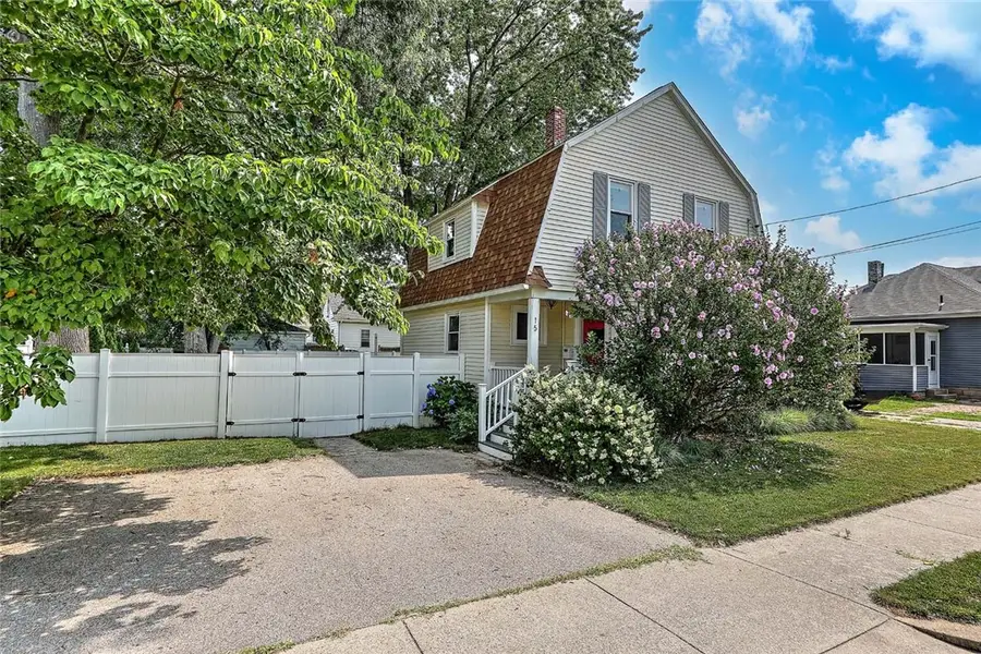 15 Wollaston Street, Cranston, RI 02910 - #2