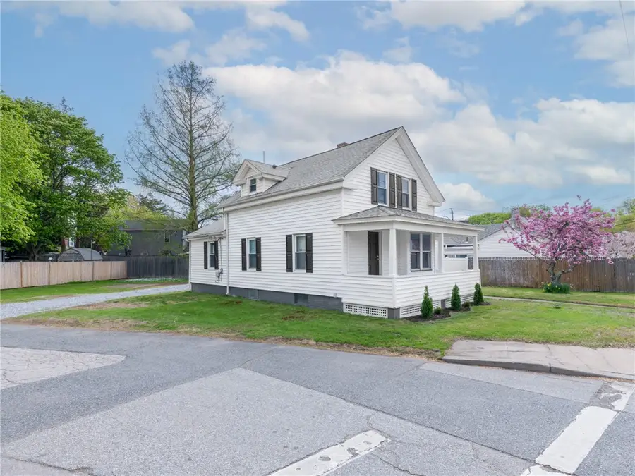 990 Pawtucket Avenue, Rumford, RI 02916 - #2