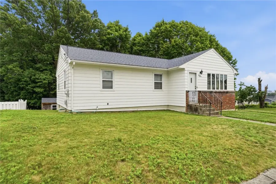 27 Danby Street, Providence, RI 02904 - #3