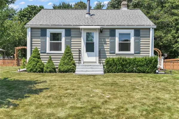 101 Endicott Drive, Warwick, RI 02886