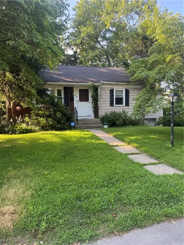 330 Manolla Avenue, Warwick, RI 02888