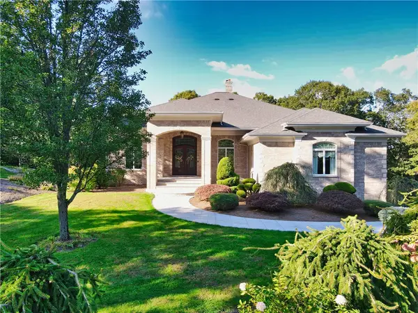 51 W Ridge Drive, Tiverton, RI 02878