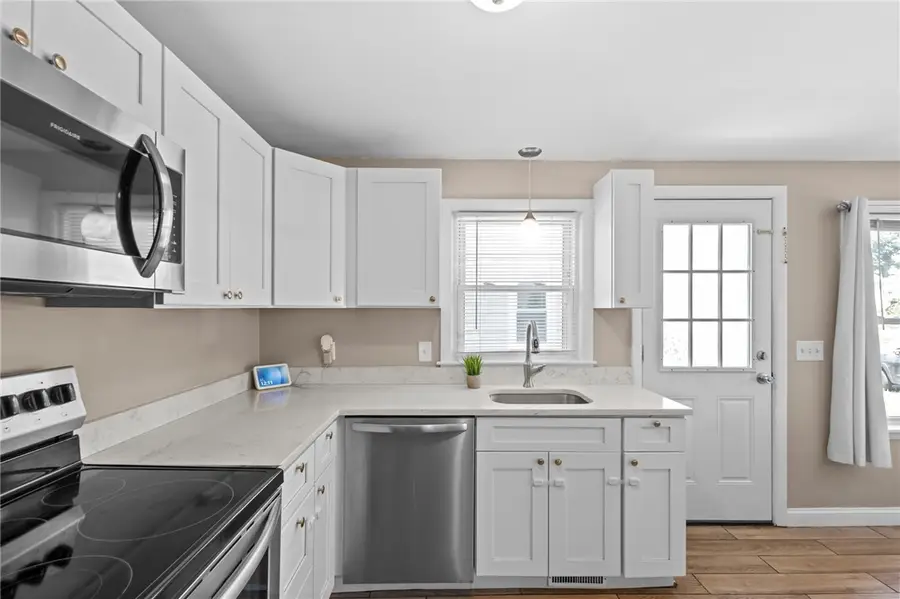 33 Belmont Avenue, East Providence, RI 02914 - #2
