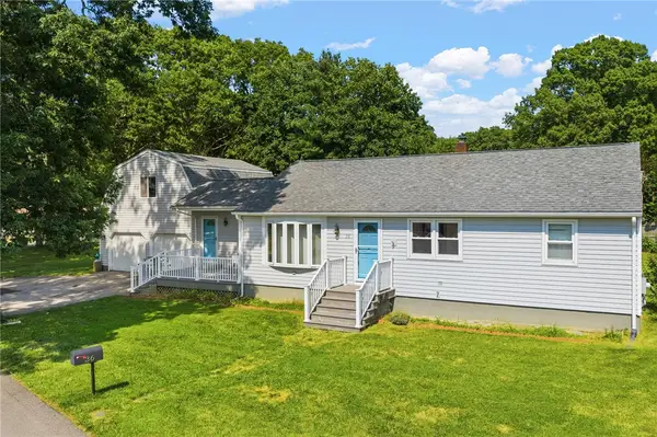 36 Holly Lane, Tiverton, RI 02878