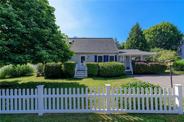 6 Christopher Street, South Kingstown, RI 02879