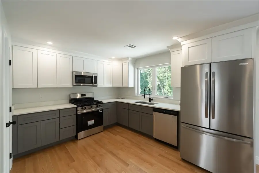 31 Tucker Street, Warwick, RI 02886 - #3
