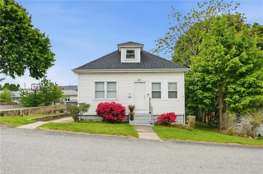 31 Yeoman Avenue, Cranston, RI 02920 - #2
