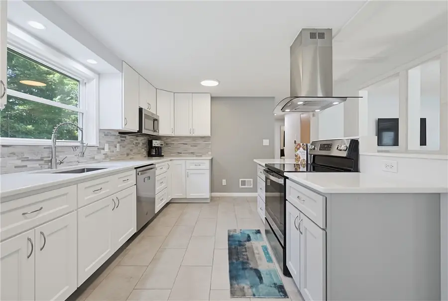 15 Austin Drive, Cumberland, RI 02864 - #2