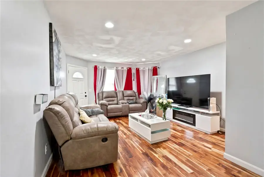 98 Oakland Avenue, Providence, RI 02908 - #3