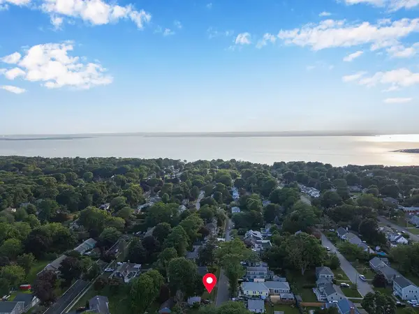 128 Peck Avenue, Bristol, RI 02809