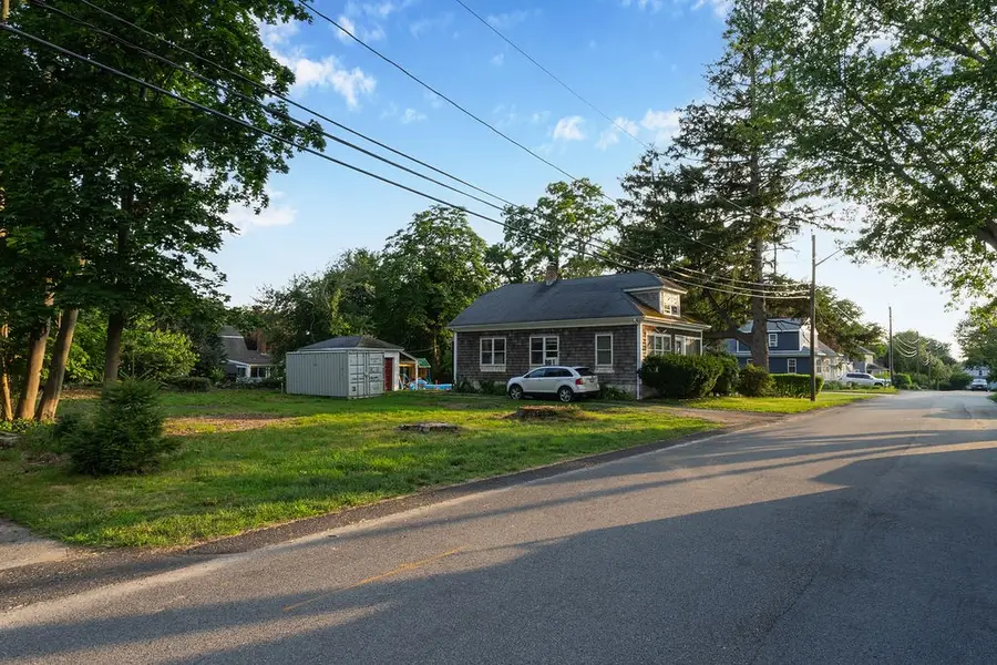 128 Peck Avenue, Bristol, RI 02809 - #3