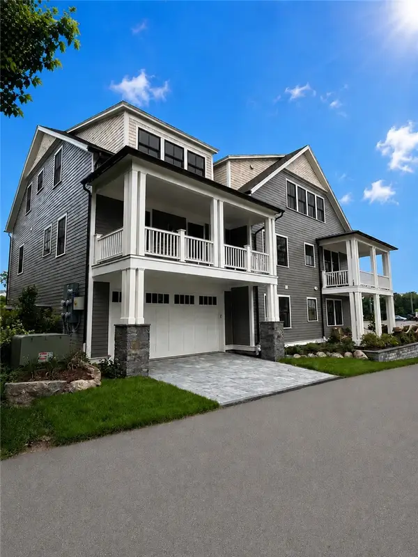 67 Queen Street #5C, East Greenwich, RI 02818