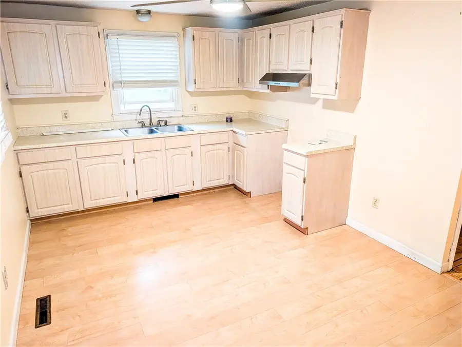 46 W Carpenter Street, Pawtucket, RI 02860 - #3