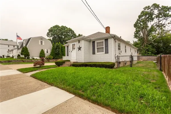 45 Oakdale Avenue, Pawtucket, RI 02860
