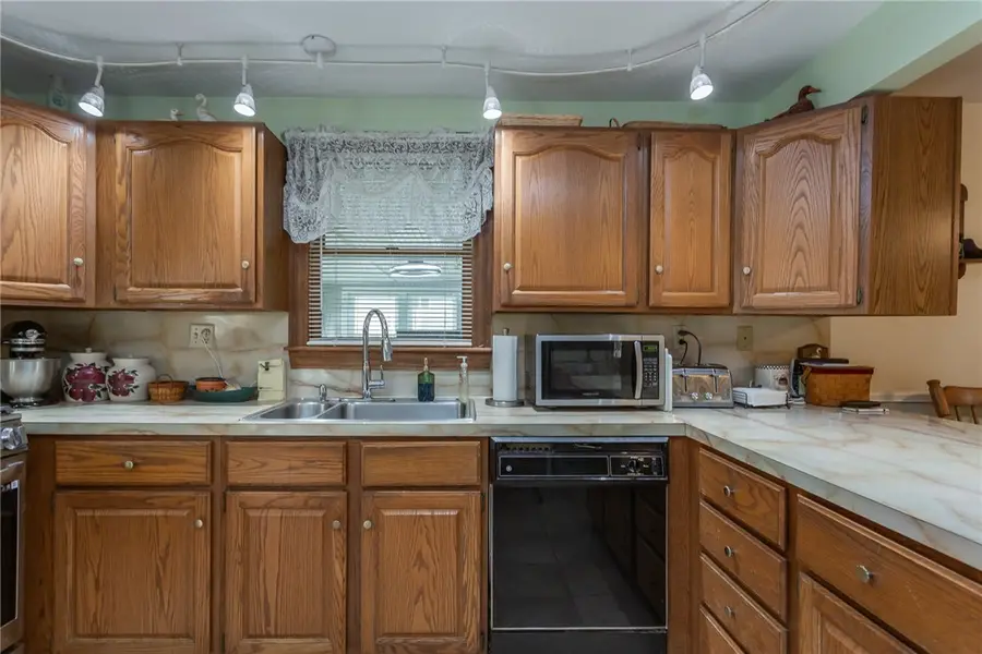 45 Oakdale Avenue, Pawtucket, RI 02860 - #3