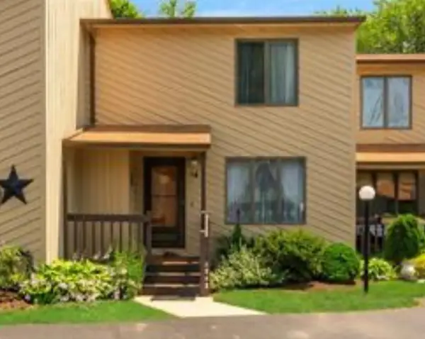 14 Kristee Circle #14, West Warwick, RI 02893