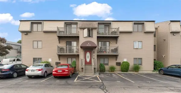 13 Village Court #13, West Warwick, RI 02893