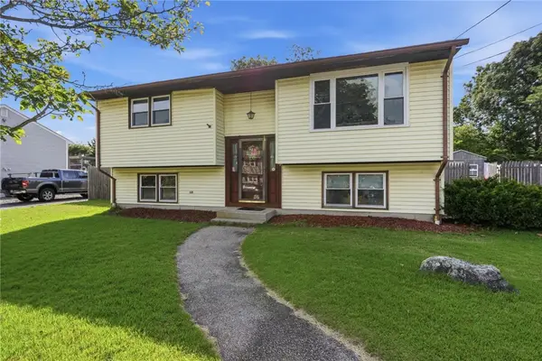 25 Oakridge Court, Warwick, RI 02886