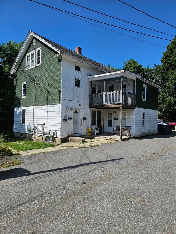 8 Snells Court, West Warwick, RI 02893