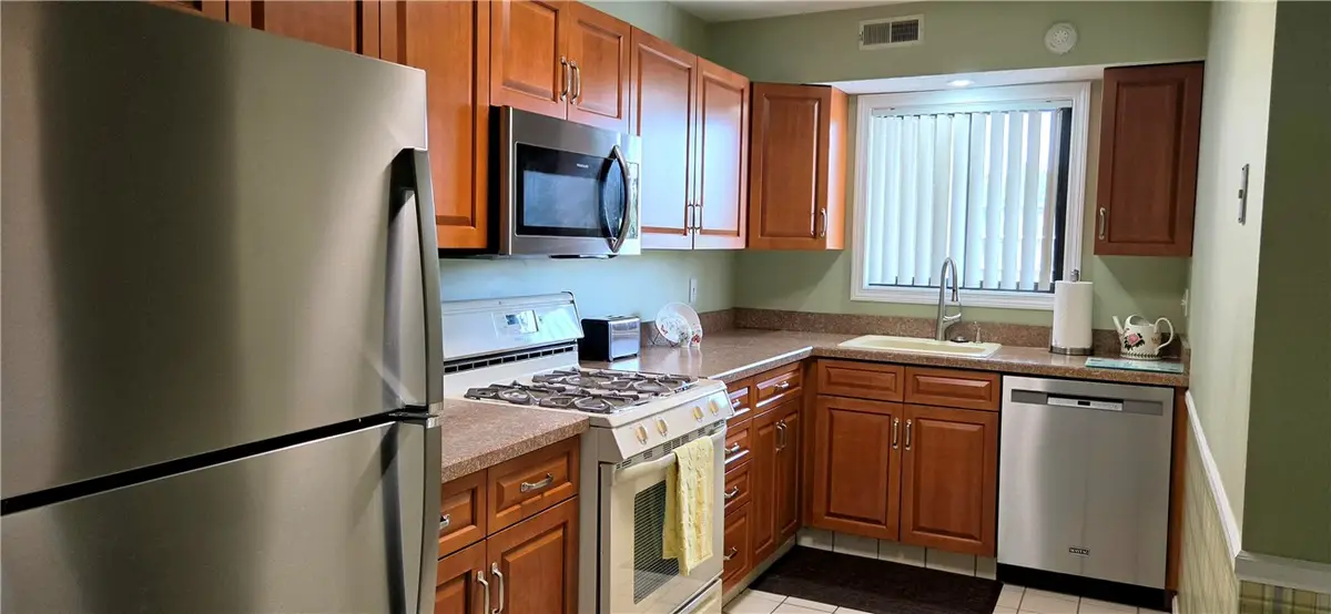 650 East Greenwich Avenue #308 Bldg 7, West Warwick, RI 02893 - #1