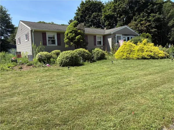 68 Douglas Road, Warwick, RI 02886