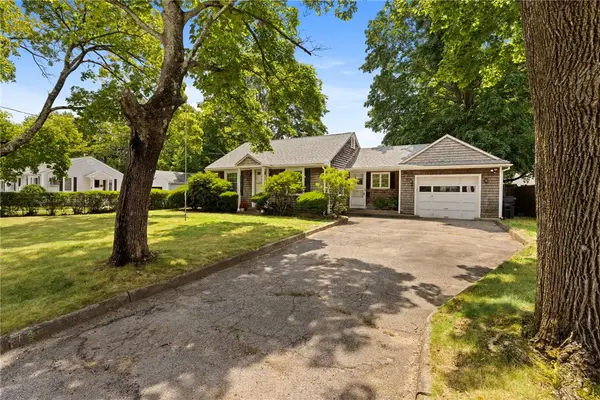 24 Magnolia Street, Warwick, RI 02889