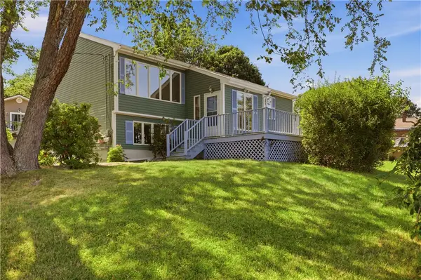 125 Colonial Avenue, Tiverton, RI 02878