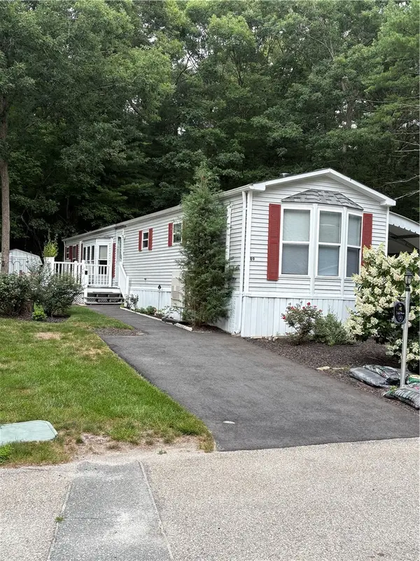 89 Sherwood Valley Lane, Coventry, RI 02816
