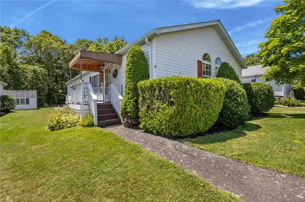 9 Nightingale Lane, Tiverton, RI 02878