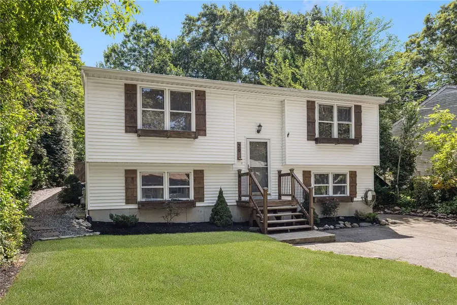 29 Pepper Bush Trail, Saunderstown, RI 02874 - #2