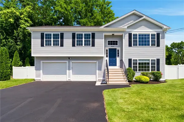 17 Ostend Street, Johnston, RI 02919