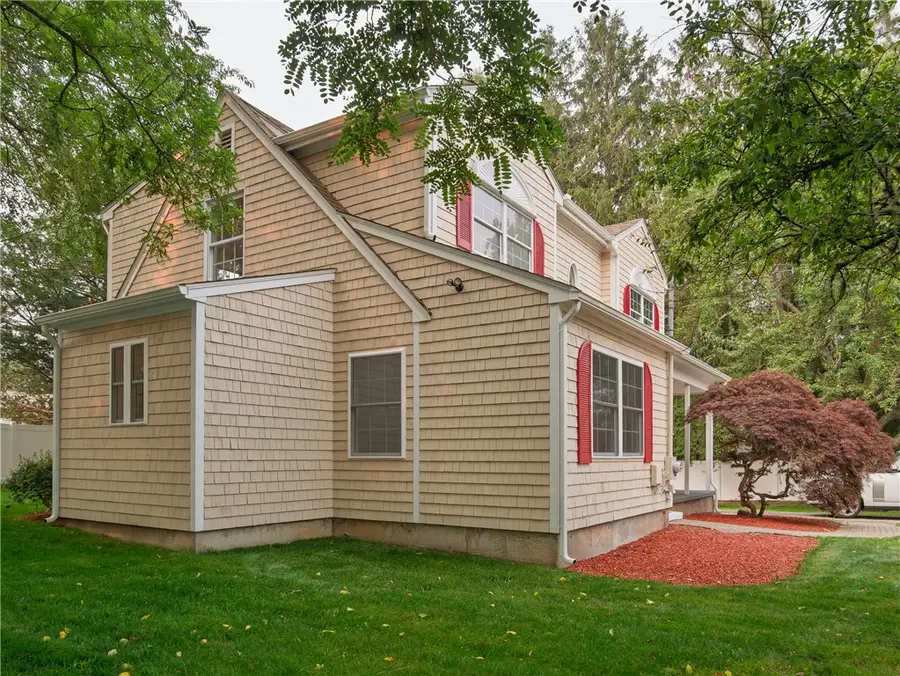 25 Pleasant Avenue, Narragansett, RI 02882 - #2
