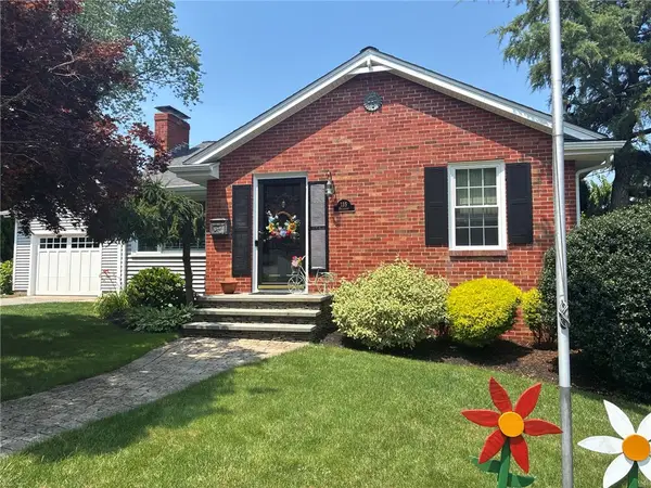 135 Mulberry Road, Bristol, RI 02809