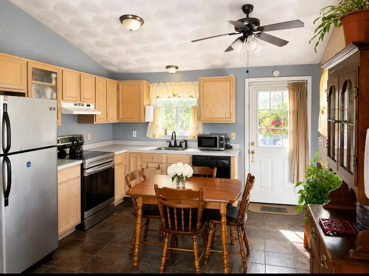 4 Julie Street, Cumberland, RI 02864 - #3