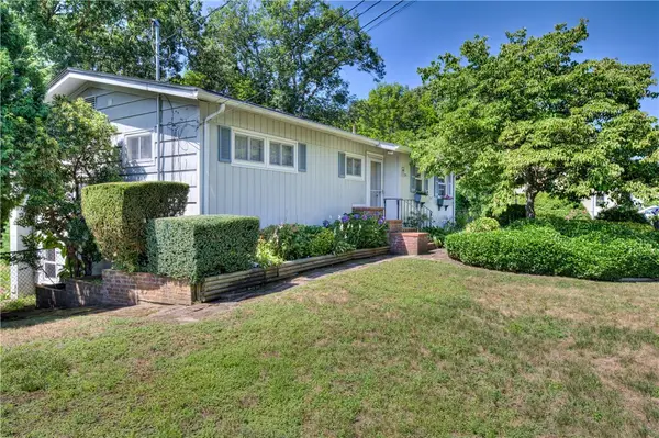 16 Superior Street, Warwick, RI 02886