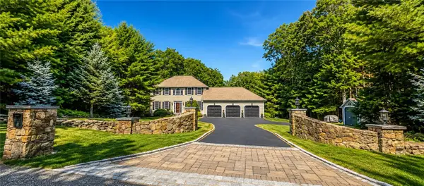 8 Aster Lane, Coventry, RI 02831