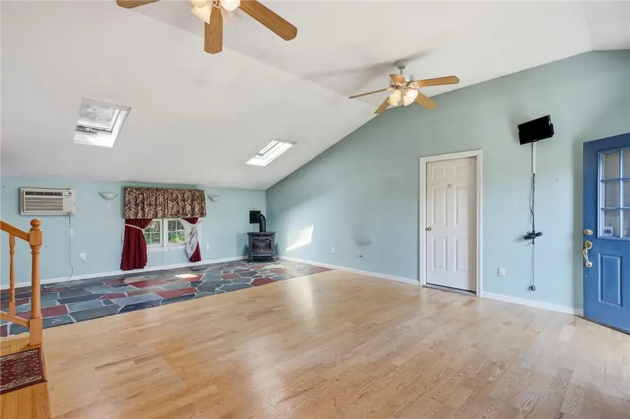 12 Robert Avenue, Portsmouth, RI 02871 - #3