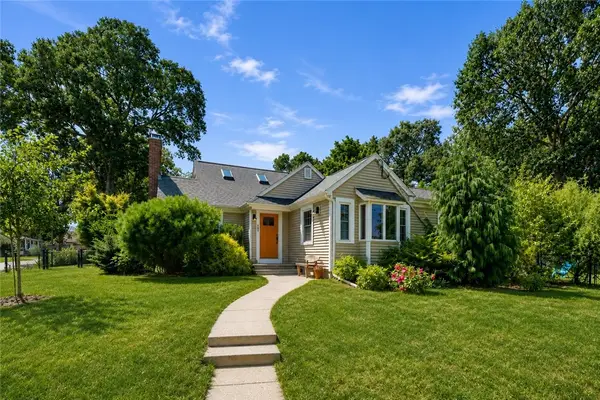 147 Riverside Drive, East Providence, RI 02915